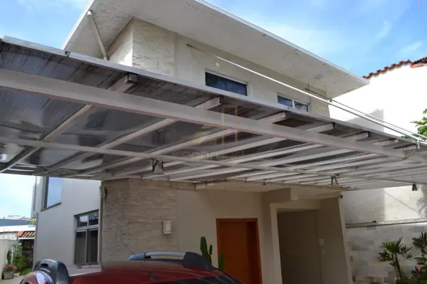 Casa 4 quartos 4 banheiros 
