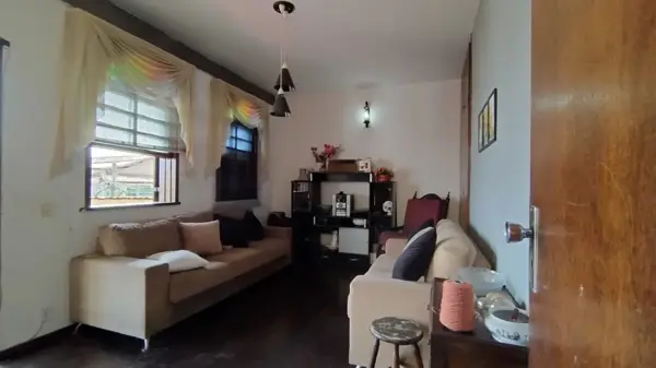 Casa 3 quartos 4 vagas 160m²
