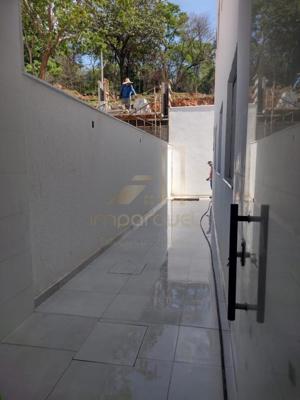 Casa 3 quartos 2 banheiros 30m²
