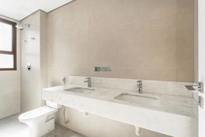 Apartamento 3 quartos 4 banheiros 145m²