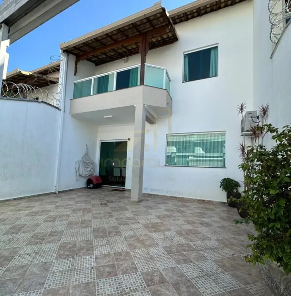 Casa 3 quartos 3 banheiros 
