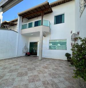Casa 3 quartos 3 banheiros 
