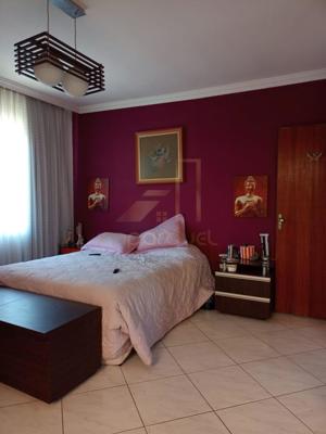 Casa 4 quartos 3 banheiros 

