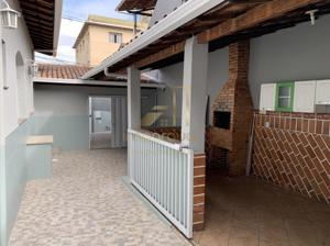 Casa 3 quartos 2 banheiros 223m²
