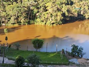 Sítio 4 quartos 2 banheiros 22ha
