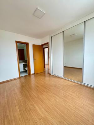 Apartamento 3 quartos 2 banheiros 180m²