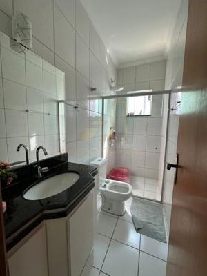 Casa 3 quartos 3 banheiros 
