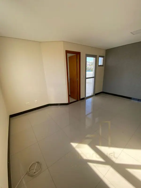 Apartamento 3 quartos 3 banheiros 289m²
