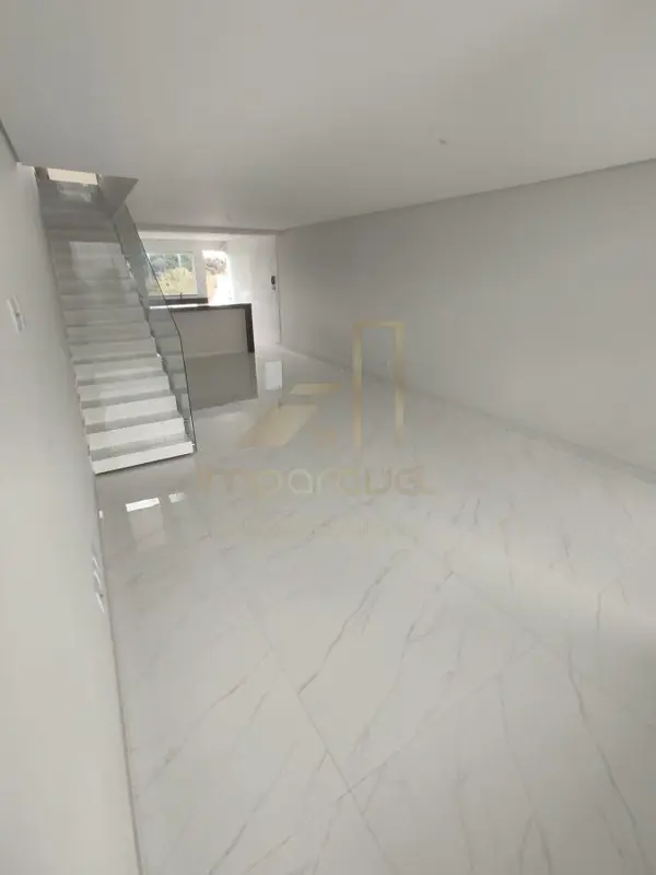 Casa 3 quartos 2 banheiros 
