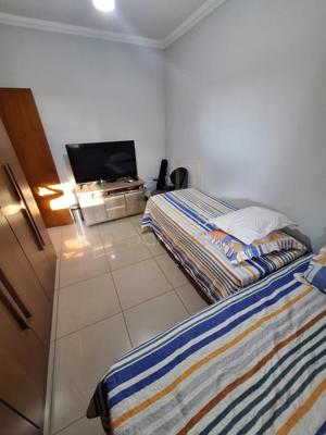 Casa 3 quartos 2 banheiros 
