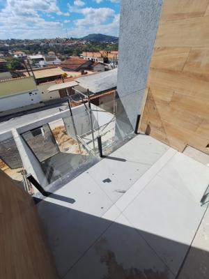 Casa 3 quartos 2 banheiros 
