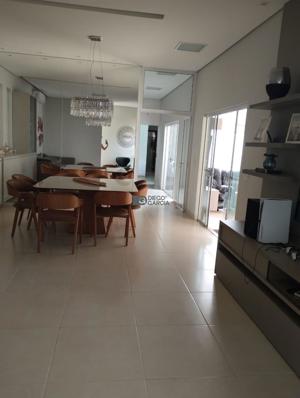 Apartamento 3 quartos 3 banheiros 270m²