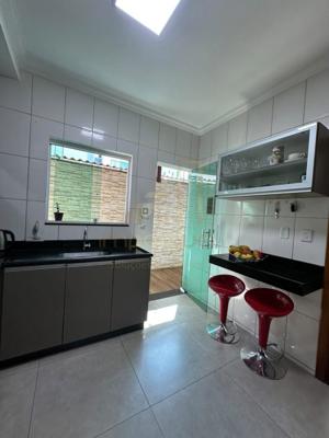 Casa 3 quartos 3 banheiros 

