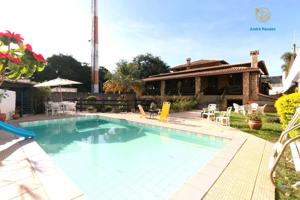 Casa 5 quartos 5 banheiros 555m²