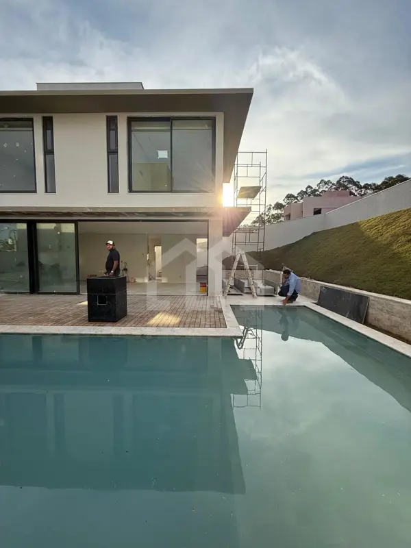 Casa em condomínio 4 quartos 6 vagas 420m²