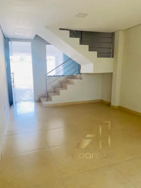 Casa 3 quartos 2 banheiros 300m²
