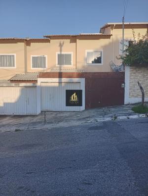 Casa 2 quartos 2 banheiros 65m²