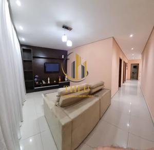 Apartamento 3 quartos 5 banheiros 220m²
