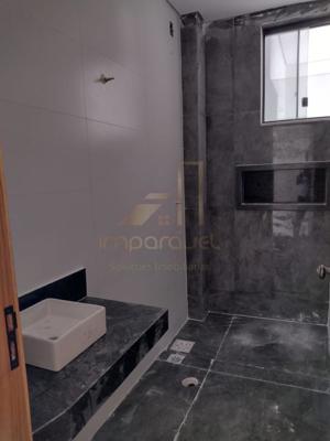 Casa 3 quartos 2 banheiros 30m²
