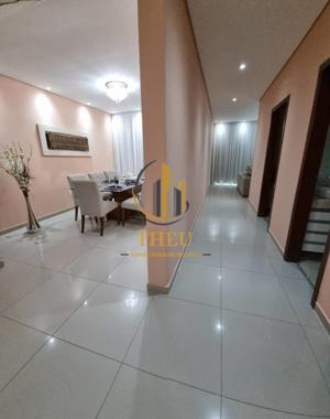 Apartamento 3 quartos 5 banheiros 220m²
