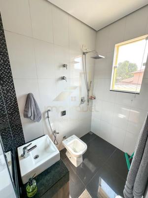 Casa 5 quartos 6 banheiros 810m²
