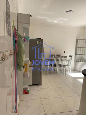 Casa 3 quartos  banheiros 180m²