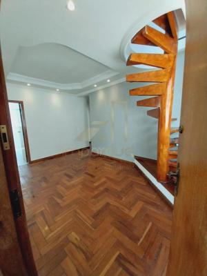 Apartamento 3 quartos 3 banheiros 143m²
