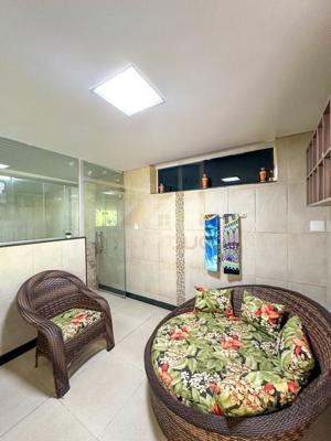 Casa 5 quartos 6 banheiros 810m²
