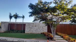 Casa em condomínio 4 vagas 460m²