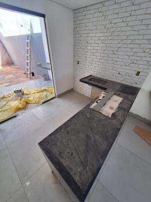 Casa 3 quartos 2 banheiros 
