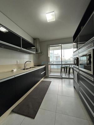 Apartamento 3 quartos 3 banheiros 154m²