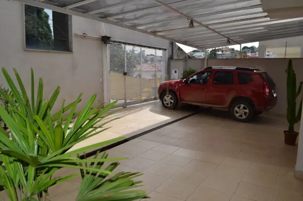 Casa 4 quartos 4 banheiros 
