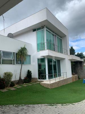 Casa em condomínio 3 quartos 5 banheiros 348m²