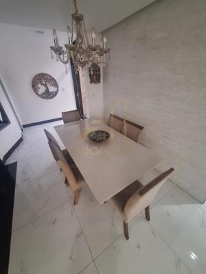 Apartamento 3 quartos 2 banheiros 153m²
