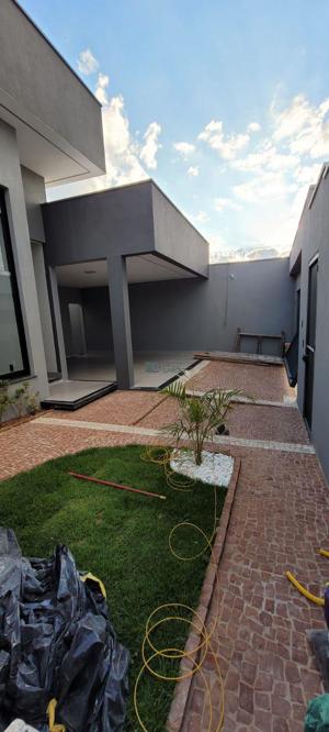 Apartamento 3 quartos 2 banheiros 175m²