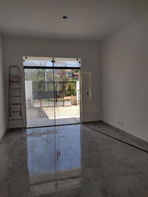 Casa 3 quartos 2 banheiros 30m²
