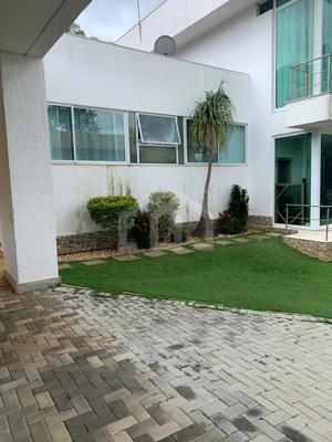 Casa em condomínio 3 quartos 5 banheiros 348m²