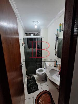 Apartamento 2 quartos 1 banheiro 