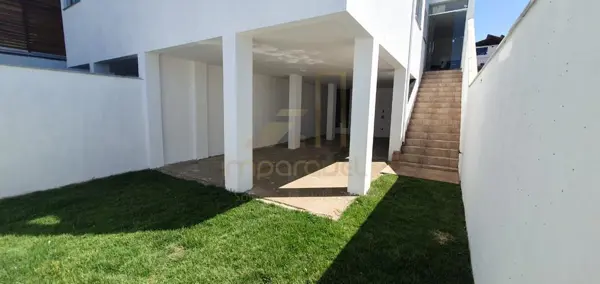 Casa 3 quartos 3 banheiros 190m²
