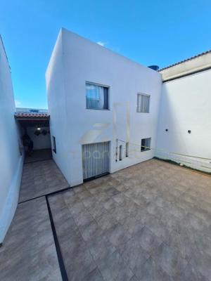 Casa 3 quartos 2 banheiros 
