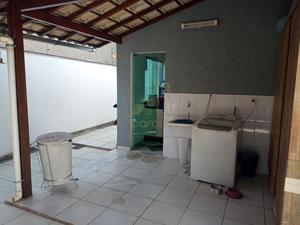 Casa 4 quartos 3 banheiros 

