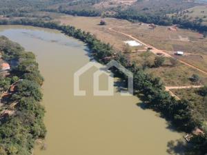 Lote em condomínio 
