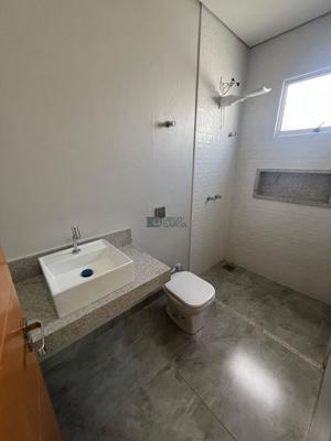 Apartamento 3 quartos 3 banheiros 165m²