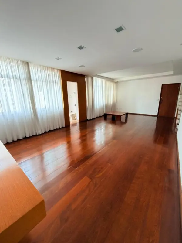 Apartamento 3 quartos 3 banheiros 460m²