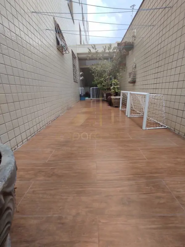 Apartamento 3 quartos 2 banheiros 185m²
