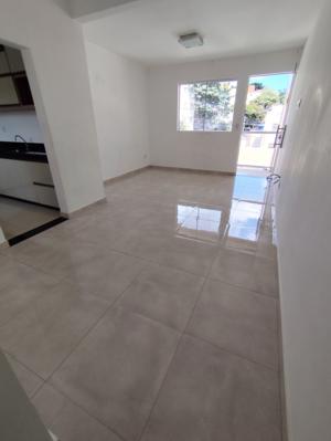 Casa 3 quartos 2 banheiros 
