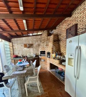 Casa 4 quartos 3 vagas 360m²