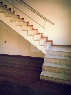 Casa 5 quartos 2 banheiros 180m²