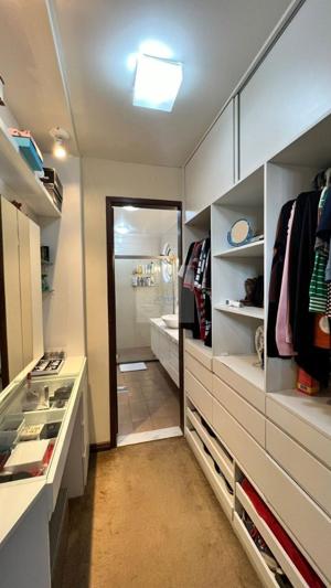 Casa 5 quartos 5 banheiros 360m²