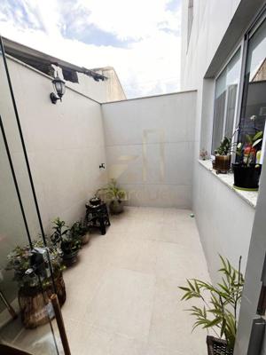 Apartamento 3 quartos 2 banheiros 121m²
